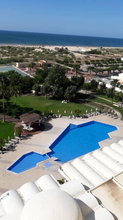 Pool und Blick auf den Strand Ozadi Altura Beach Resort