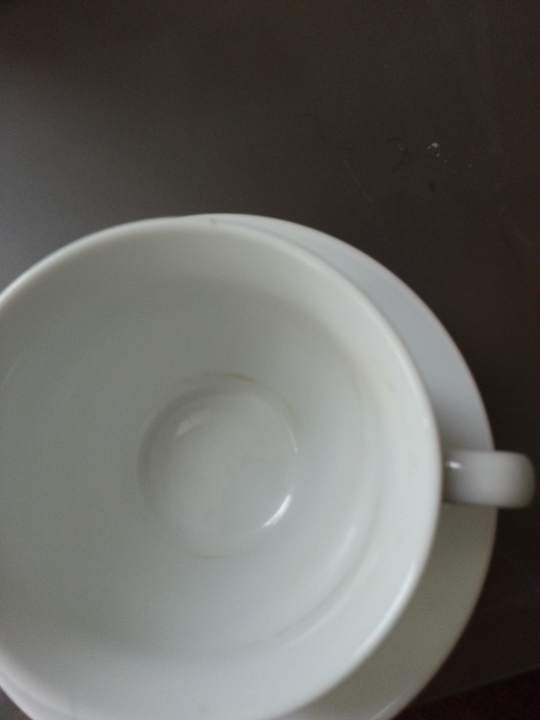 Kaffeegeschirr bei Anreise schmutzig Hotel Acton Hill