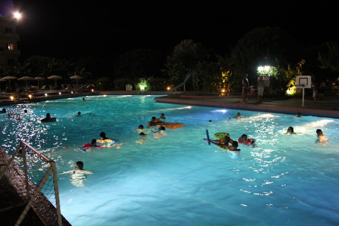 Poolparty Irene Palace Beach Resort Club alltoura