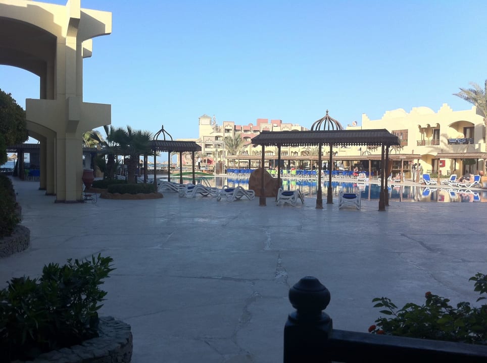 Pool early morning Sunny Days Palma De Mirette Resort & Spa