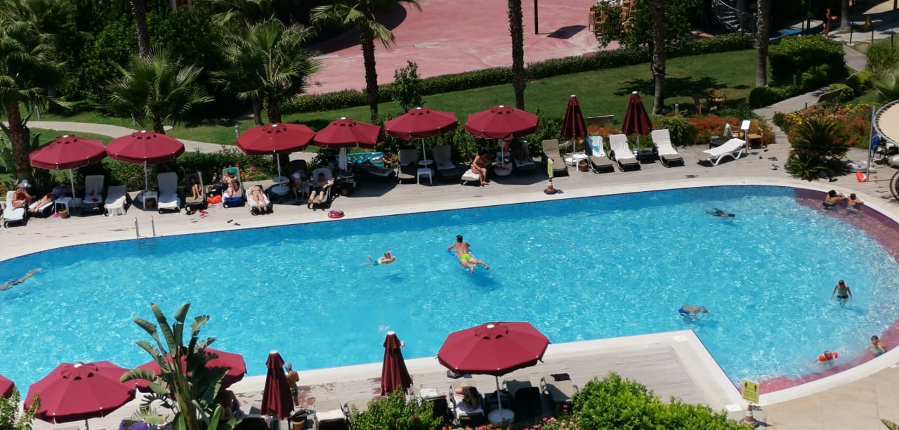 Pool Justiniano Deluxe Resort