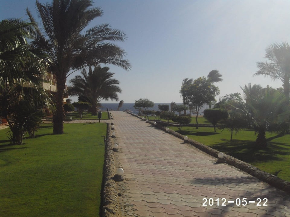 Weg zum Strand und Meer Three Corners Sea Beach Resort