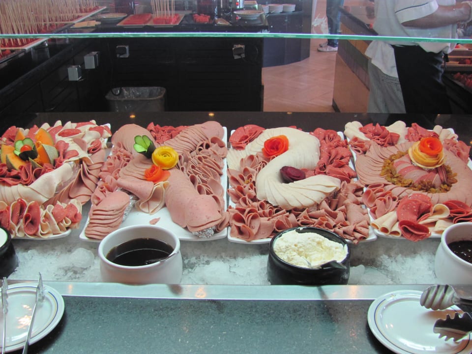 Un buffet entrés Iberostar Waves Founty Beach