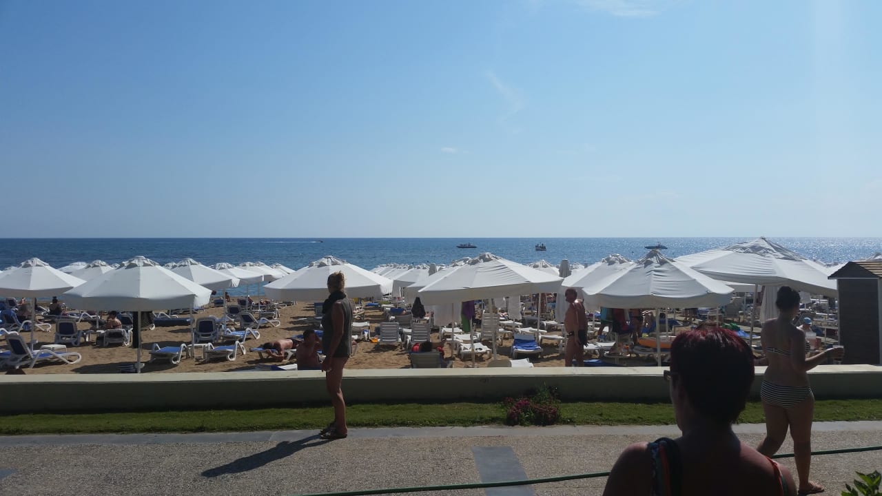 Der Weg zum Strand  Seaden Corolla Hotel