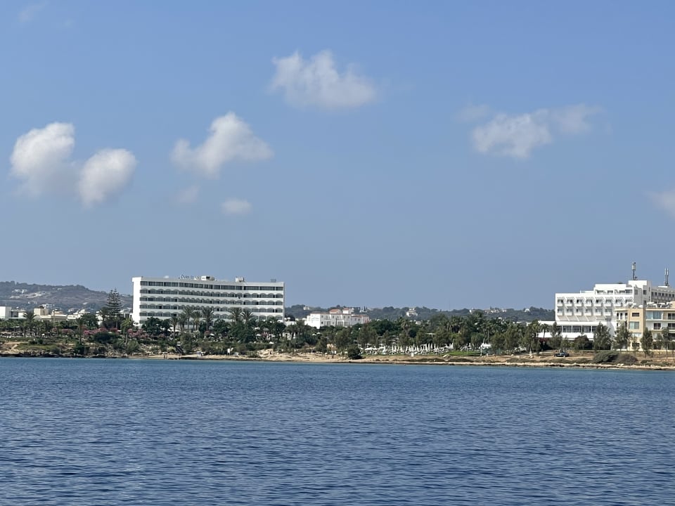 Außenansicht Crystal Springs Beach Hotel