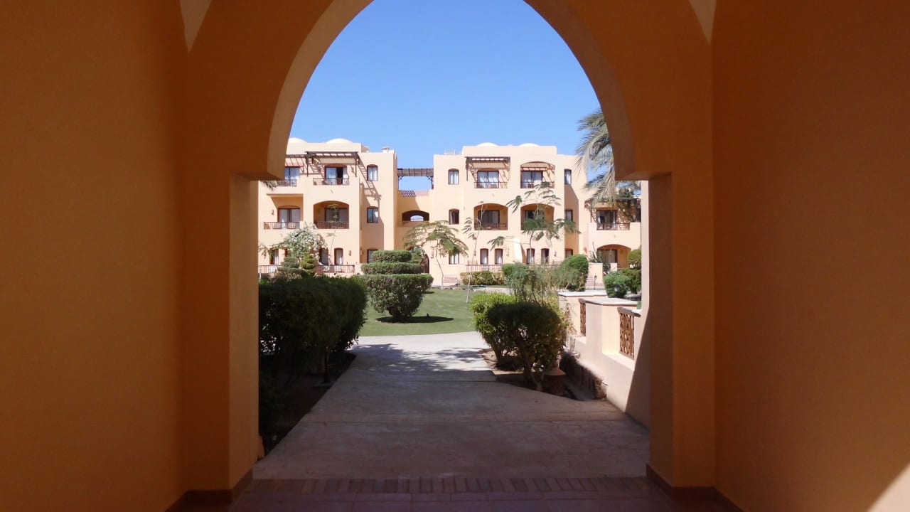 Schöne Ausblicke, obwohl die Anlage recht groß ist wirkt nic Steigenberger Coraya Beach - Adults only