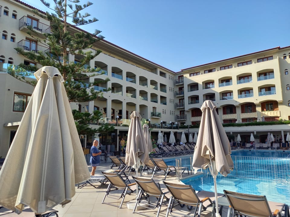 Außenansicht Hotel Theartemis Palace