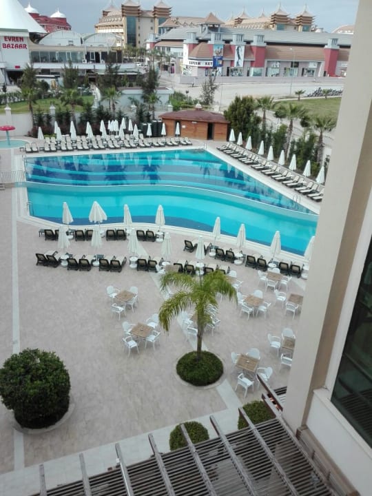 Pool Well Palace Side