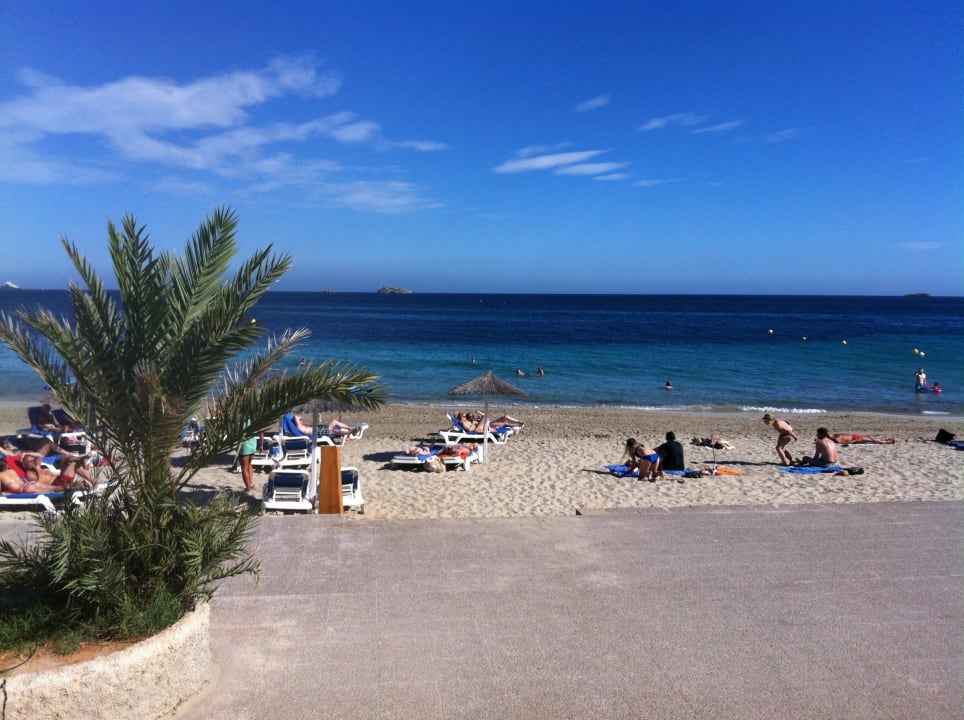 Blick von der Strandbar  Hotel Garbi Ibiza & Spa