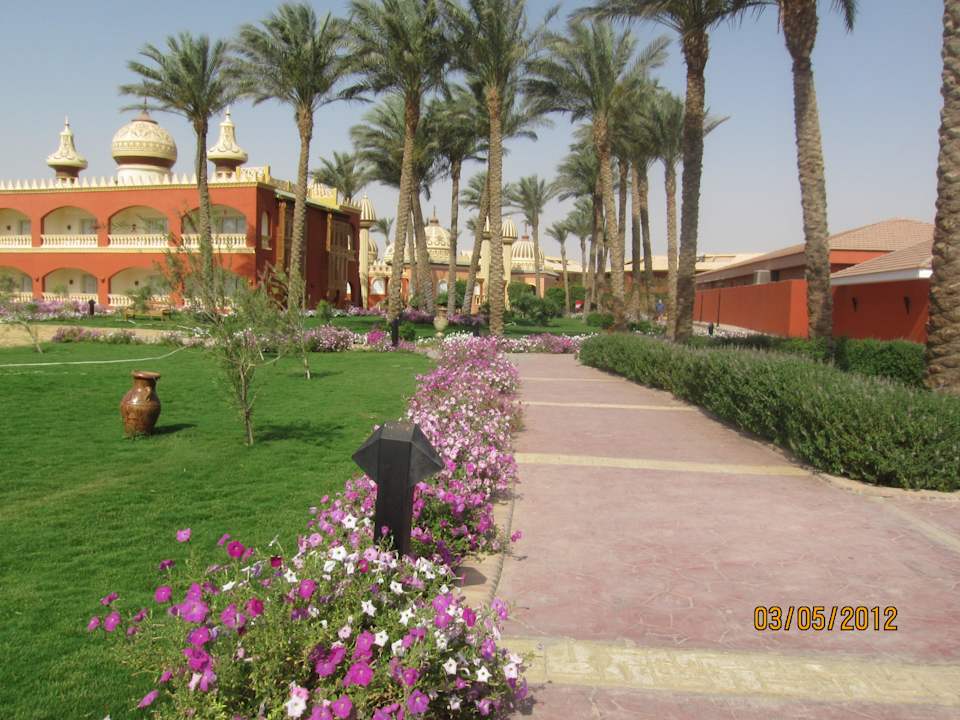 Аллея Pickalbatros Alf Leila Wa Leila Resort - Neverland Hurghada