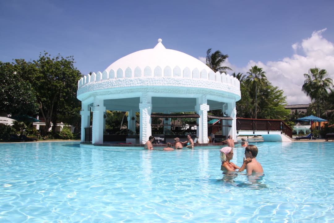 Der Poll ist riesig und gut in Schuss Hotel Southern Palms Beach Resort