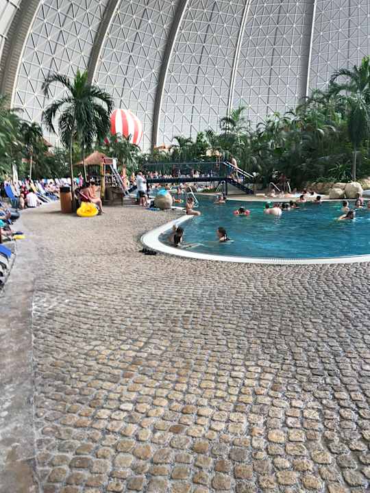 Pool Tropical Islands Resort