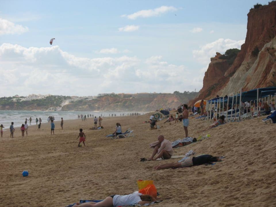 Strand von Falesia mit Blick nach Albufeira AP Adriana Beach Resort