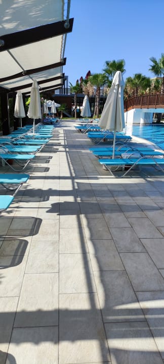 Pool Saturn Palace Resort Hotel