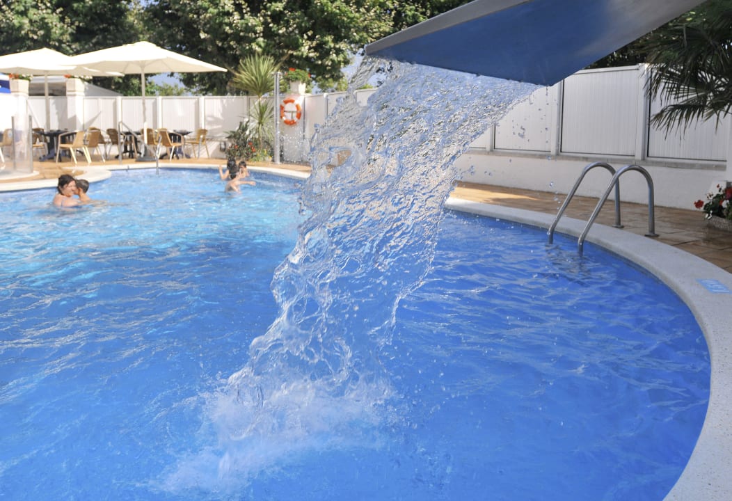 Pool Hotel GHT Maritim