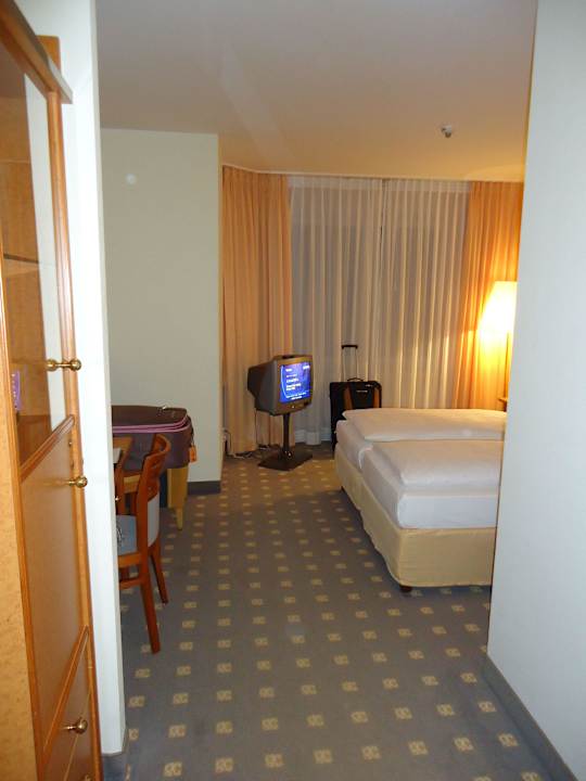 Standard Zimmer Leonardo Hotel Hamburg Airport