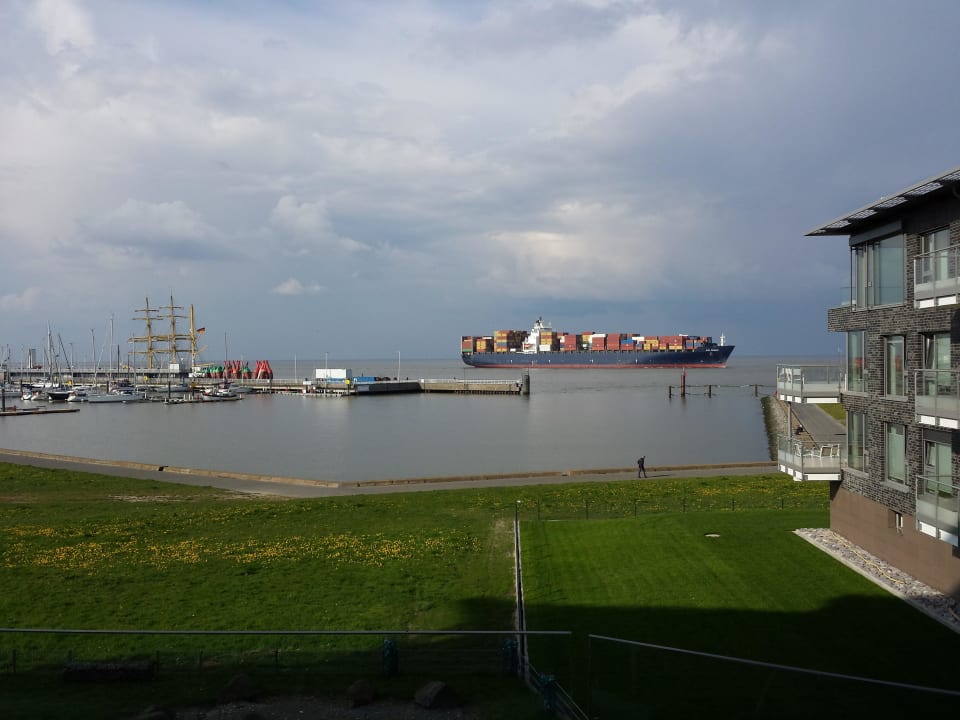 Der Blick auf die Elbe Haus Residenz am Yachthafen Hamer Ferienappartements