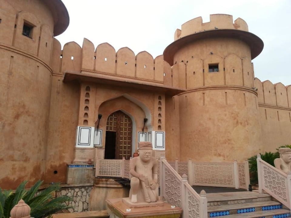 Hauptgebäude Hotel The Oberoi Rajvilas