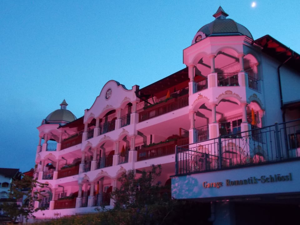 Romantikschlösschen bei Nacht Wohlfühlresort Peternhof