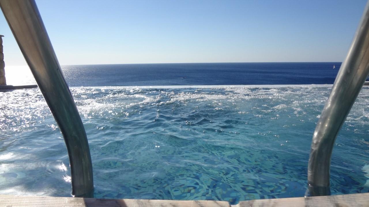 Wirlepool mit Traumblick Hotel Kalithea Horizon Royal