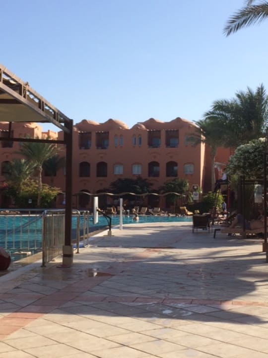 Der grosse, beheizte Pool Jaz Makadi Oasis Resort