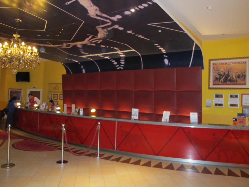 Rezeption Grand Magic Hotel