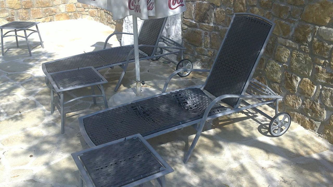 "gepflegte" Liegen am Pool N° 1 Lagomandra Hotel & Spa