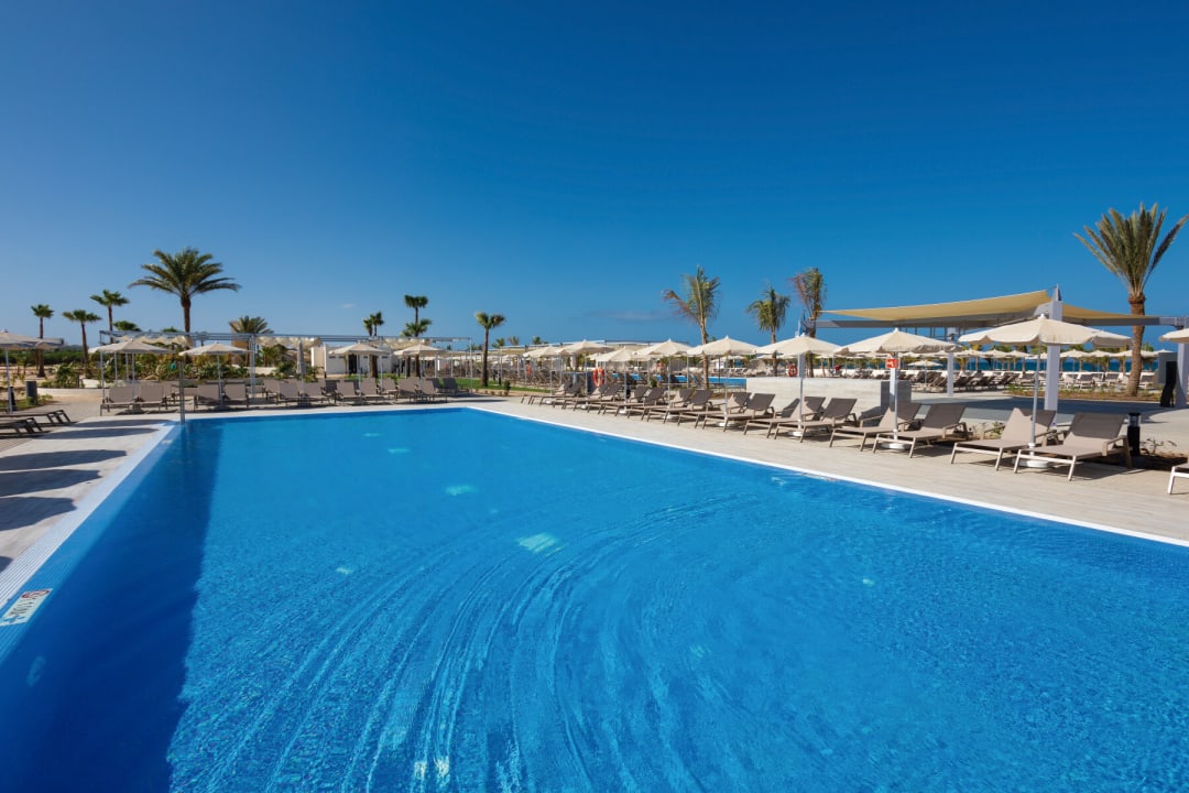 Pool Hotel Riu Karamboa
