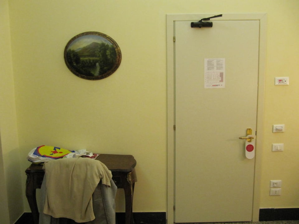 Eingangstür Zimmer Welcome Piram Hotel