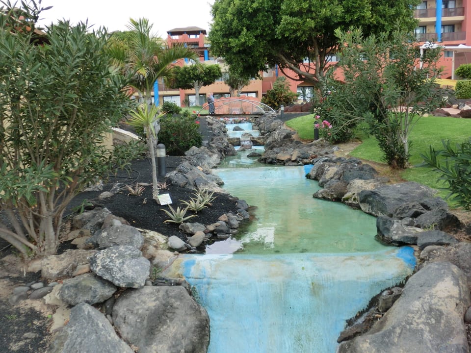 Fluss im Garten H10 Tindaya