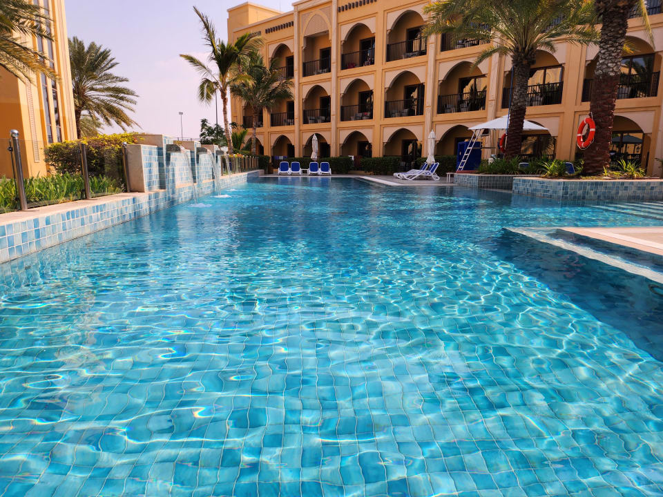 Pool DoubleTree by Hilton Resort & Spa Marjan Island