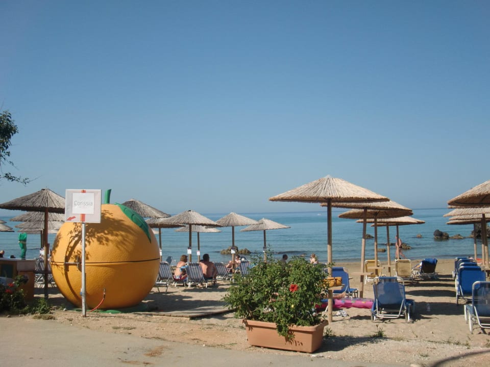 Hotelstrand mit frischem O-Saft Hotel Corissia Princess