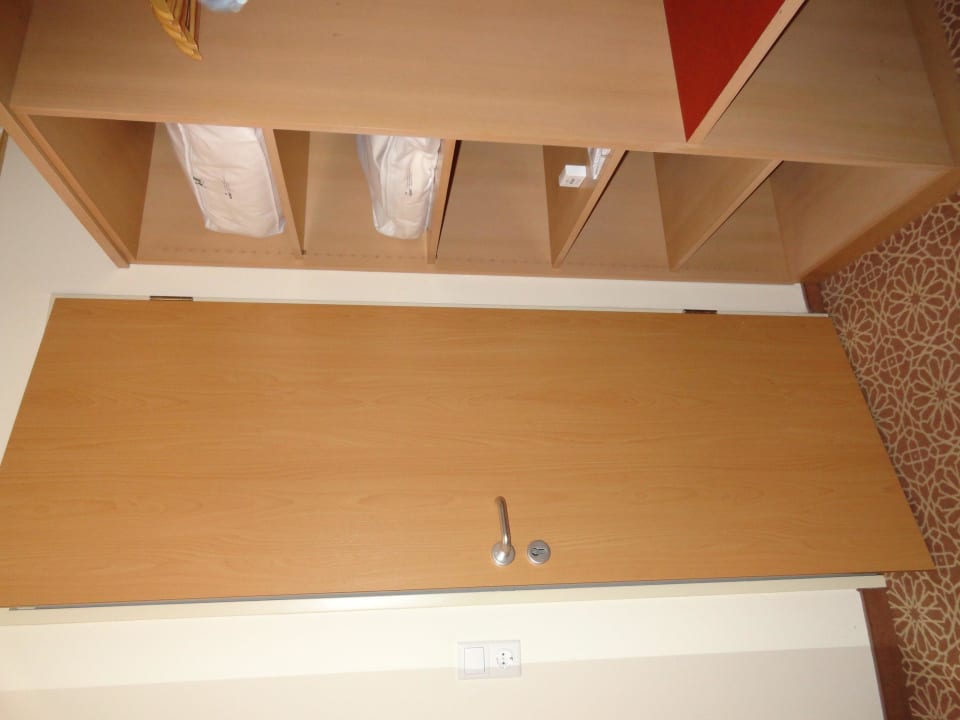 Doppelzimmer mit Ankleideraum DORMERO Hotel Hannover-Langenhagen Airport