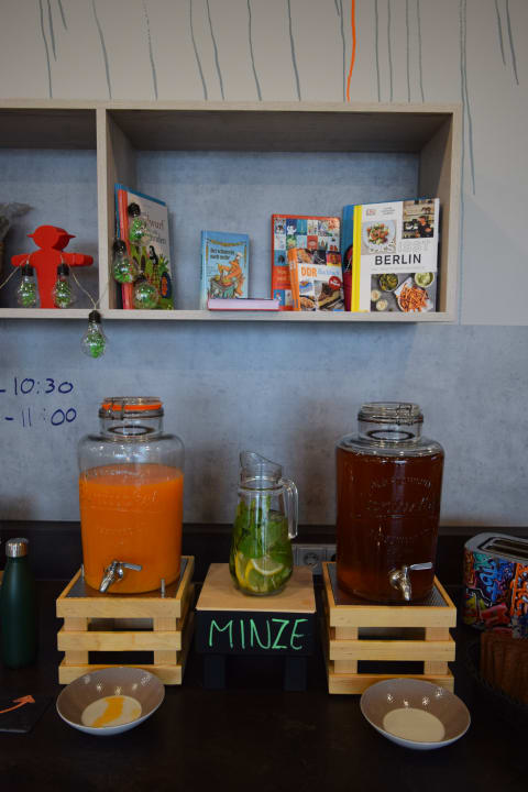 Gastro Holiday Inn - the niu, Hide Berlin Friedrichshain