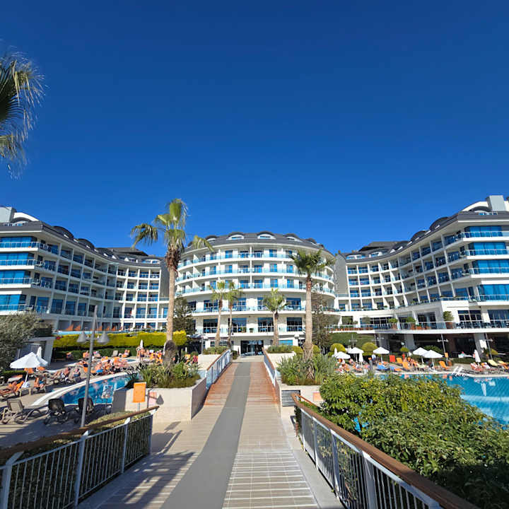 Außenansicht Commodore Elite Suites & Spa - Adults only