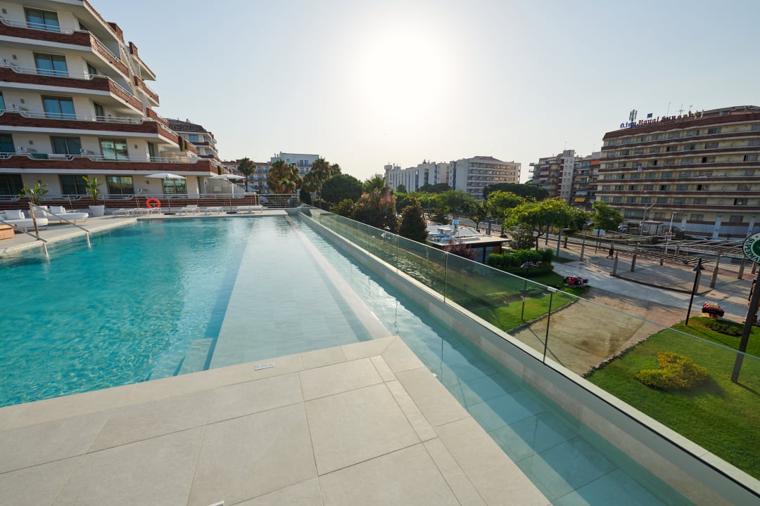 Pool DWO Sirius - Adults Only