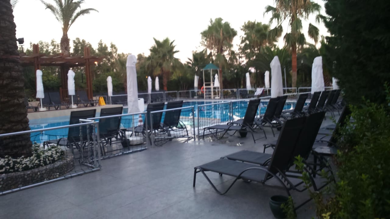 Relaxpool Belek Beach Resort Hotel