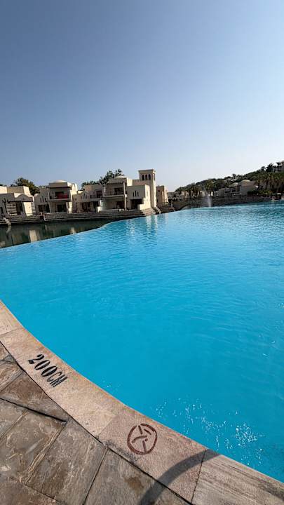 Pool The Cove Rotana Resort