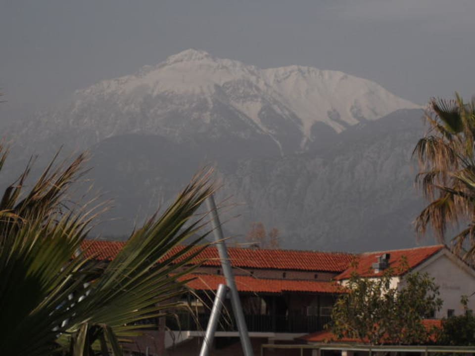 Blick auf das Taurusgebirge Limak Limra Hotel & Resort