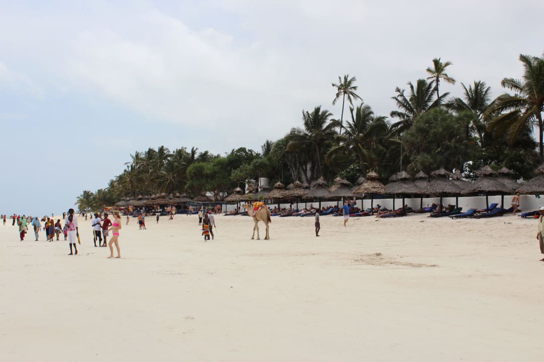 Strand mit Beachboys Hotel Southern Palms Beach Resort