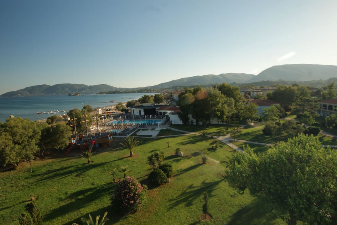 Widok z dachu budynku glownego Domes Aulūs Zante, Autograph Collection