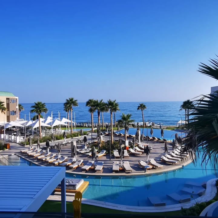 Pool AMIRA Luxury Resort  Adults Only