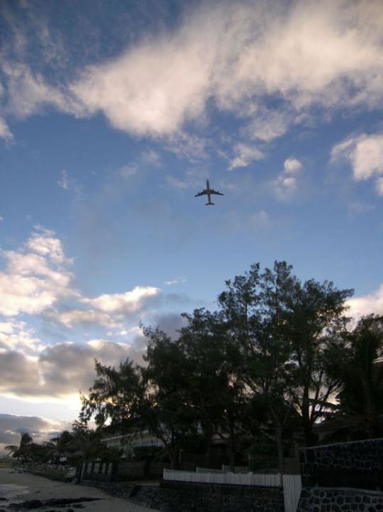Flugzeug Le Peninsula Bay Beach Resort & Spa