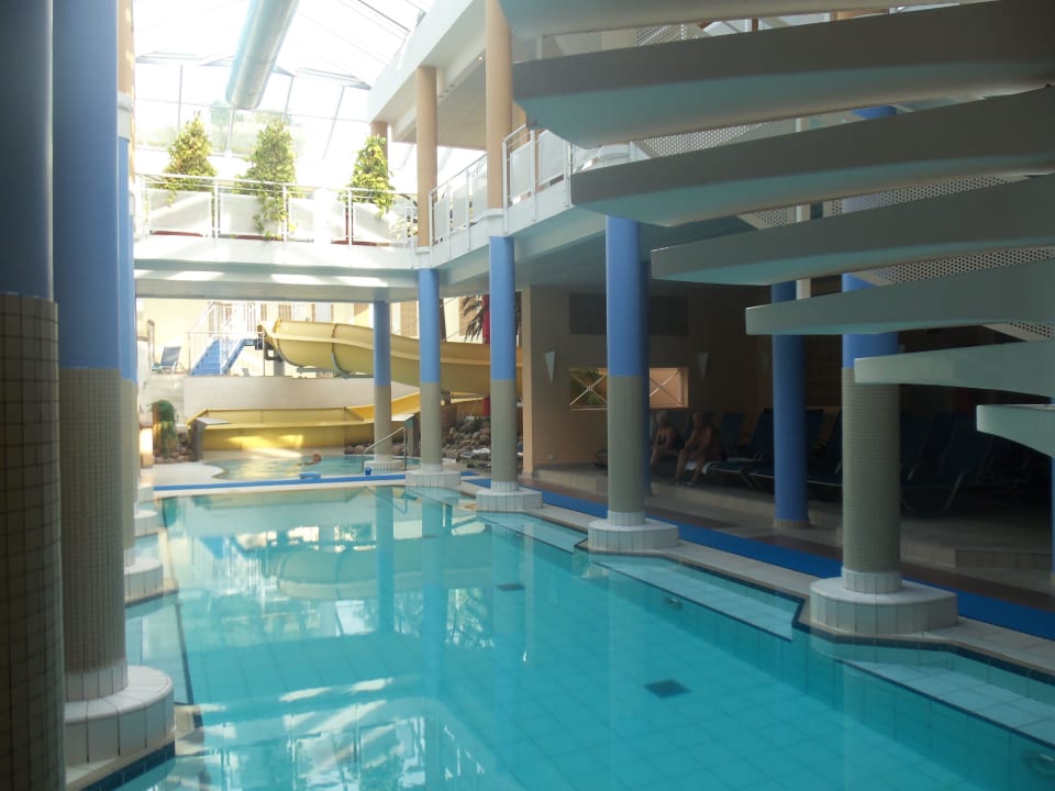 Schwimmbecken Precise Resort Marina Wolfsbruch