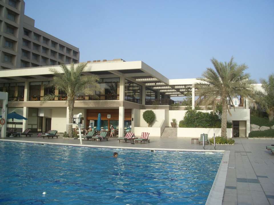 Pool Hilton Garden Inn Ras Al Khaimah
