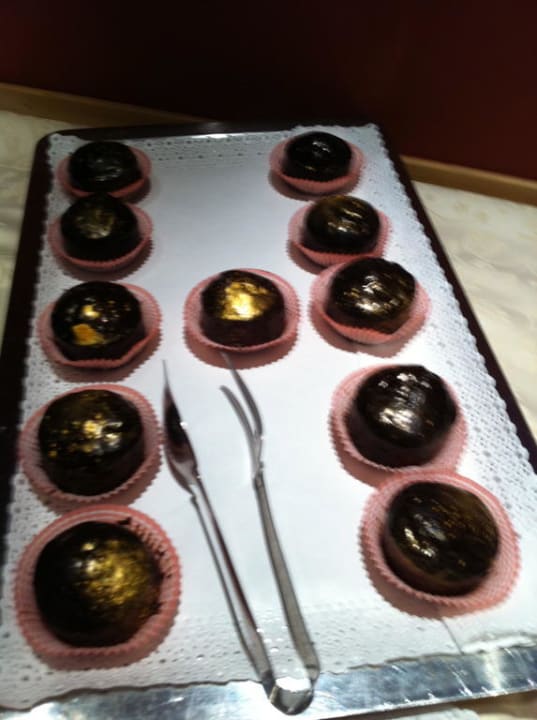 Muffins mit Blattgold Hotel Biancaneve