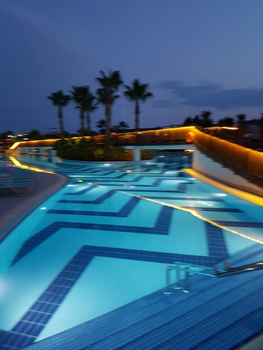 Pool Saturn Palace Resort Hotel