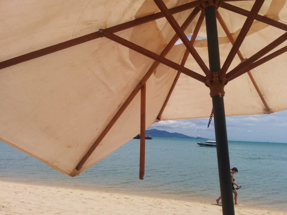 Kaputter Schirm - leider keine Ausnahme... Bandara Resort & Spa Samui