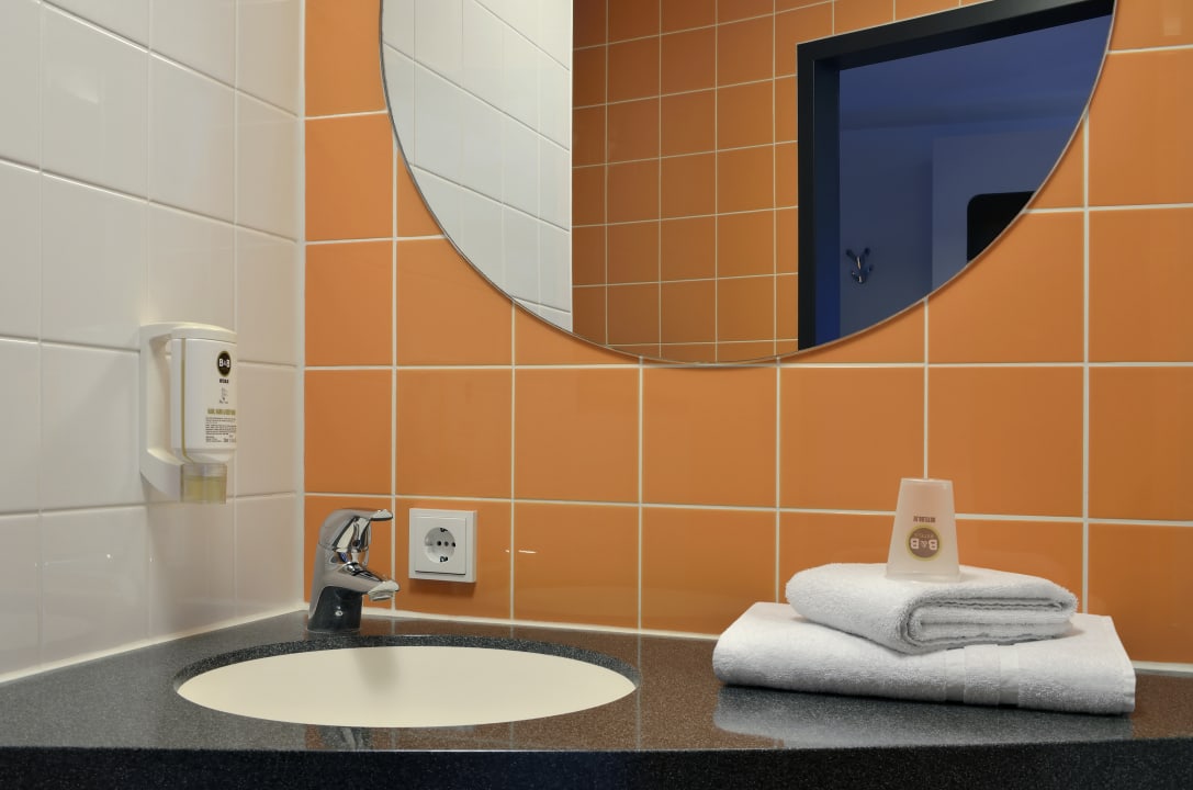 Zimmer B&B Hotel Frankfurt-Nord