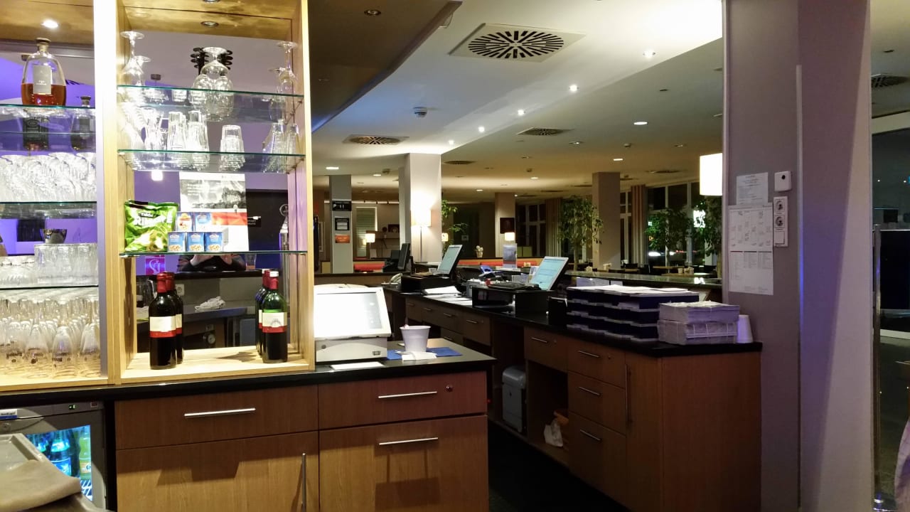 Lobbybar Holiday Inn Express Frankfurt - Airport